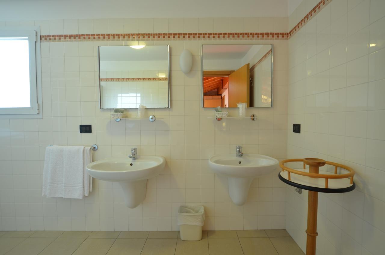 Hotel Tivoli Lignano Sabbiadoro Buitenkant foto